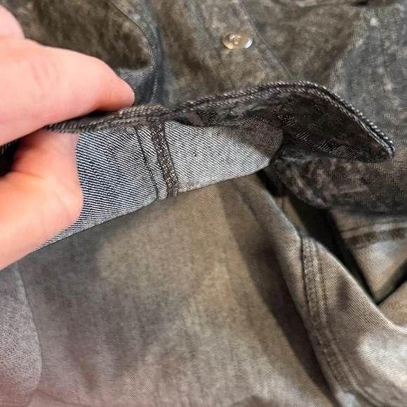 Westbound Women's Black/Gray Animal Print Lightweight Denim Jacket Size Large - Picture 9 of 9